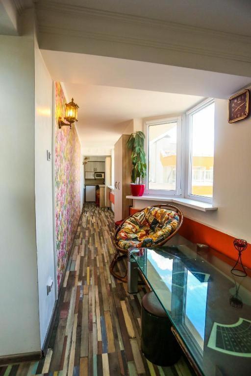 Inessa Center Guest Penthhouse Apartment คีชีเนา ภายนอก รูปภาพ