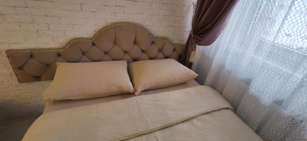 Inessa Center Guest Penthhouse Apartment คีชีเนา ภายนอก รูปภาพ