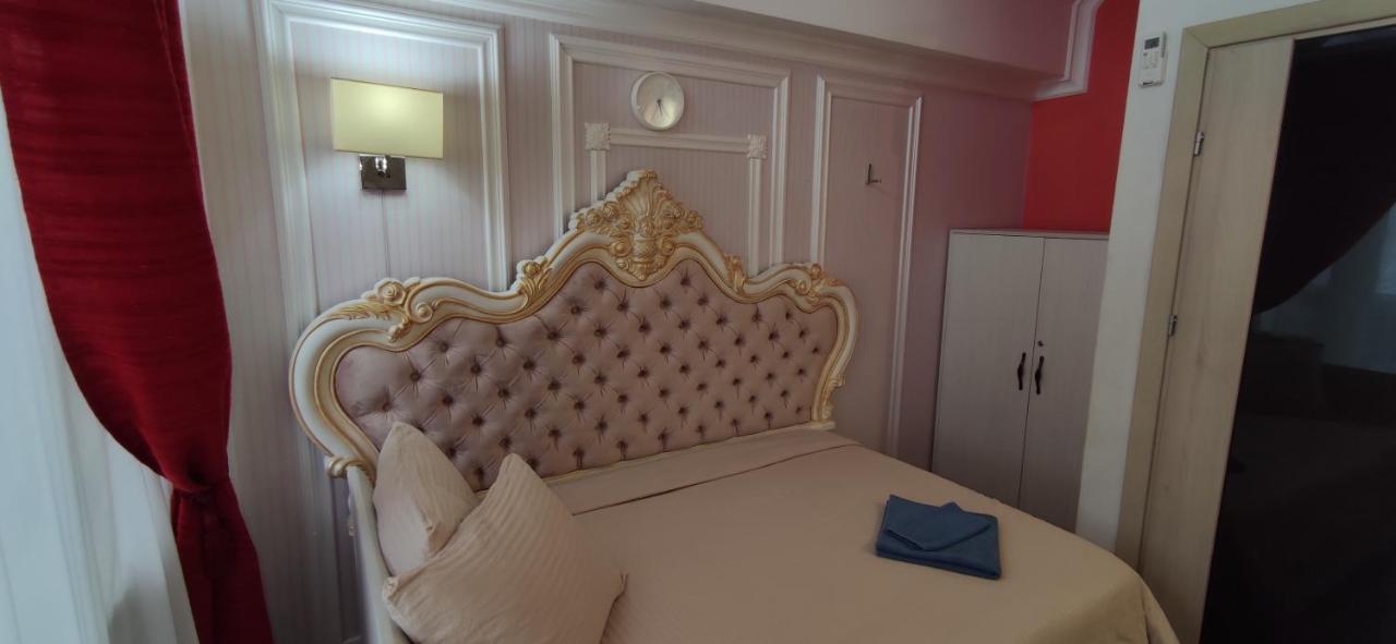Inessa Center Guest Penthhouse Apartment คีชีเนา ภายนอก รูปภาพ