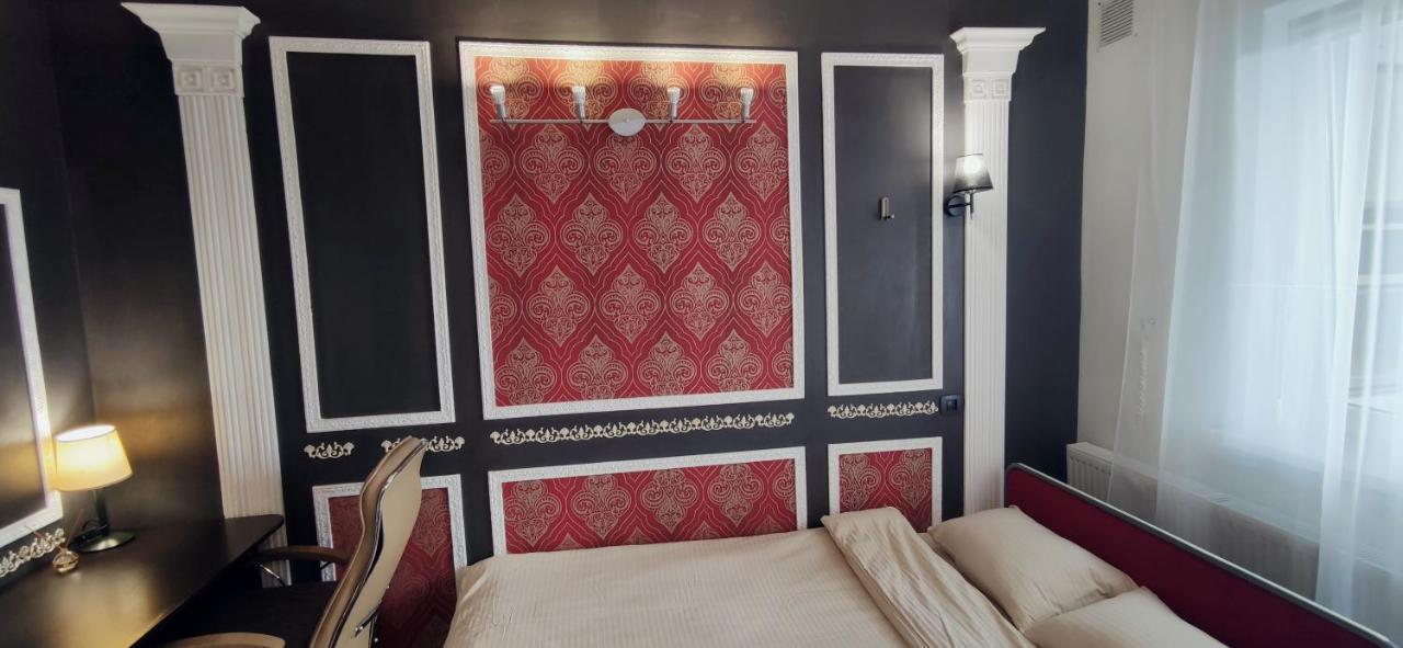 Inessa Center Guest Penthhouse Apartment คีชีเนา ภายนอก รูปภาพ