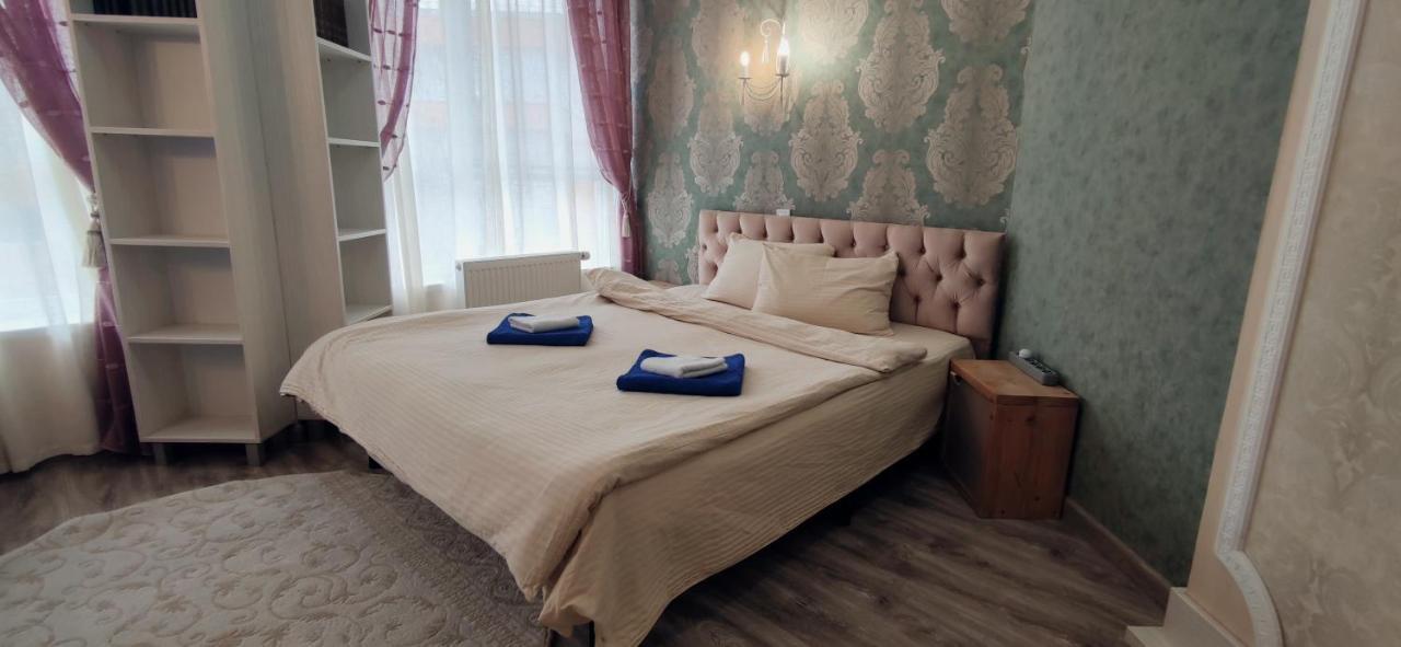Inessa Center Guest Penthhouse Apartment คีชีเนา ภายนอก รูปภาพ